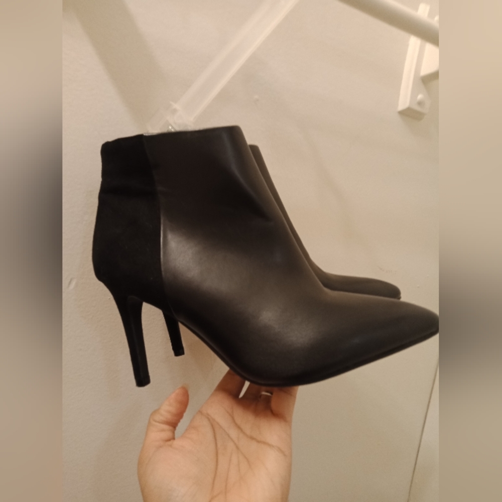 Worthington Ankle Black Boots Solid - Picture 2 of 5